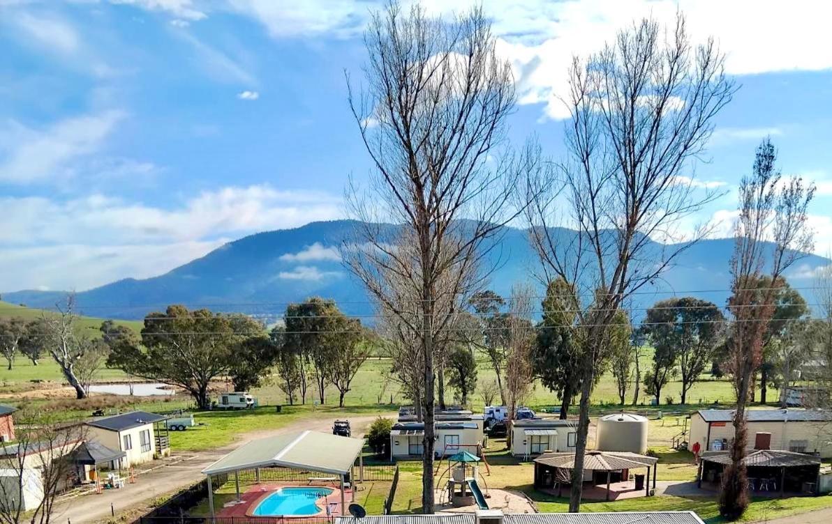 Corryong Caravan Park Formally Mt Mittamatite Caravan Park 외부 사진